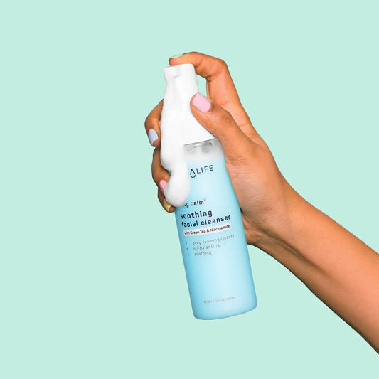 Nettoyant moussant apaisant pour le visage